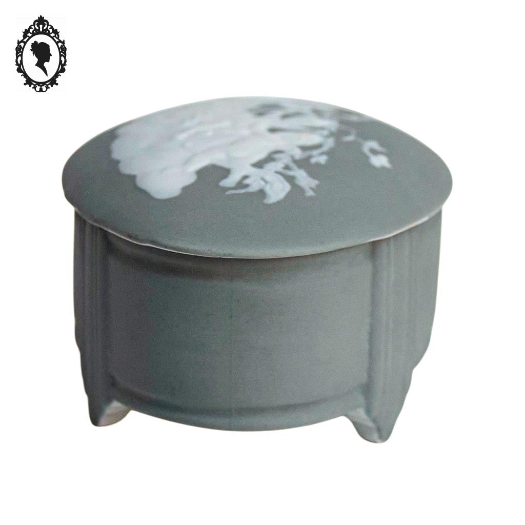 Bonbonnière ancienne boîte porcelaine biscuit vert tendre gris blanche anges