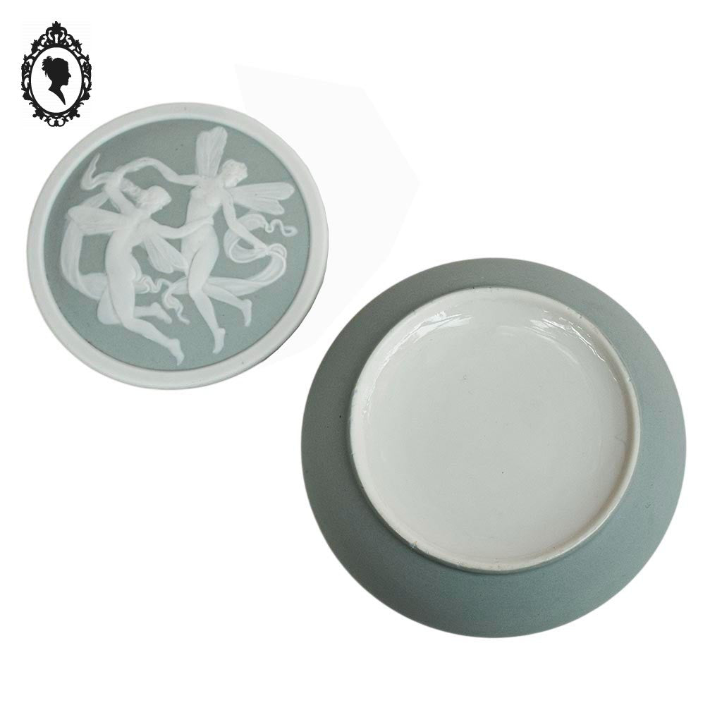 Bonbonnière ancienne ronde boîte porcelaine biscuit vert tendre blanche fées