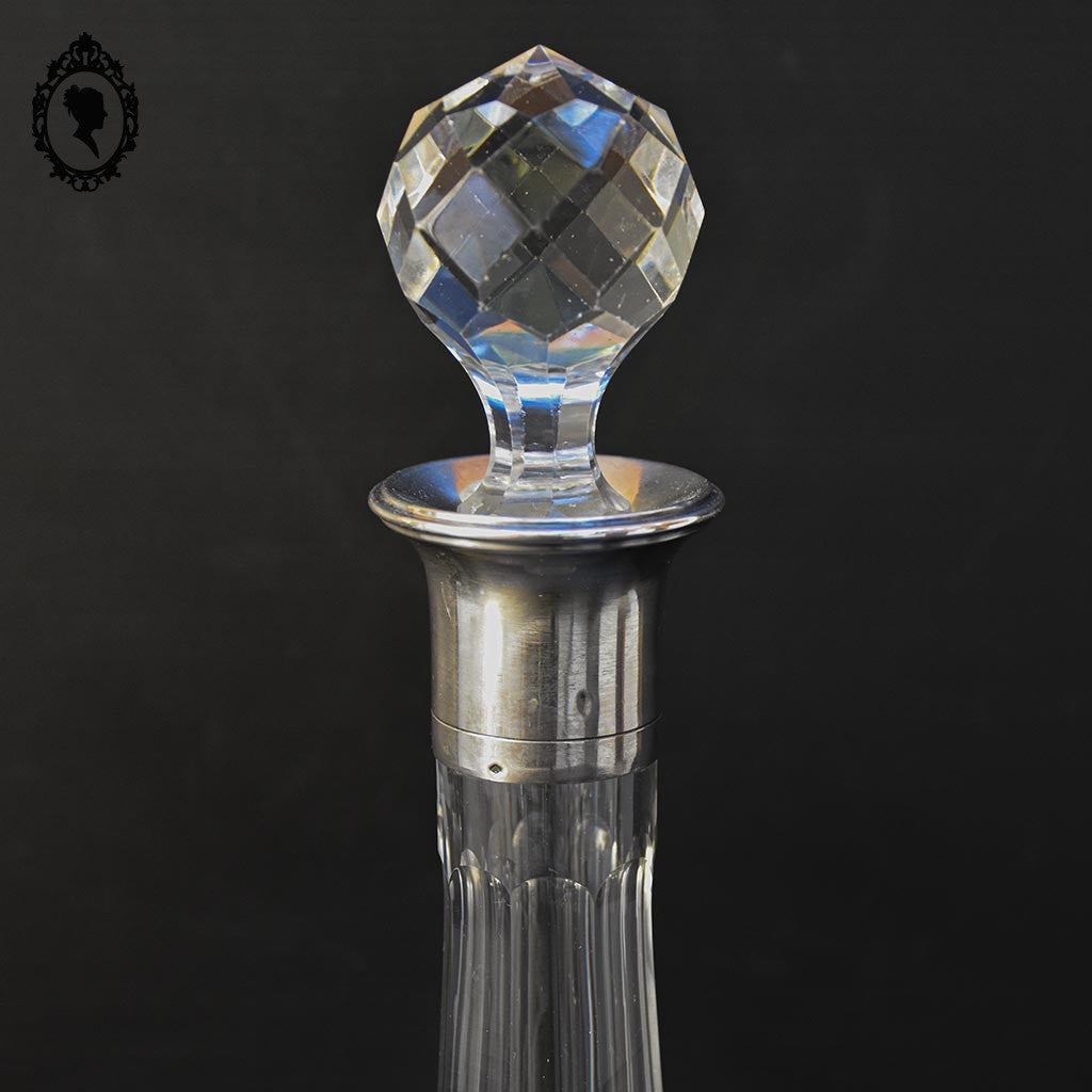 Carafe à liqueur ancienne verre avec bouchon diamant taillé cristal monture argent