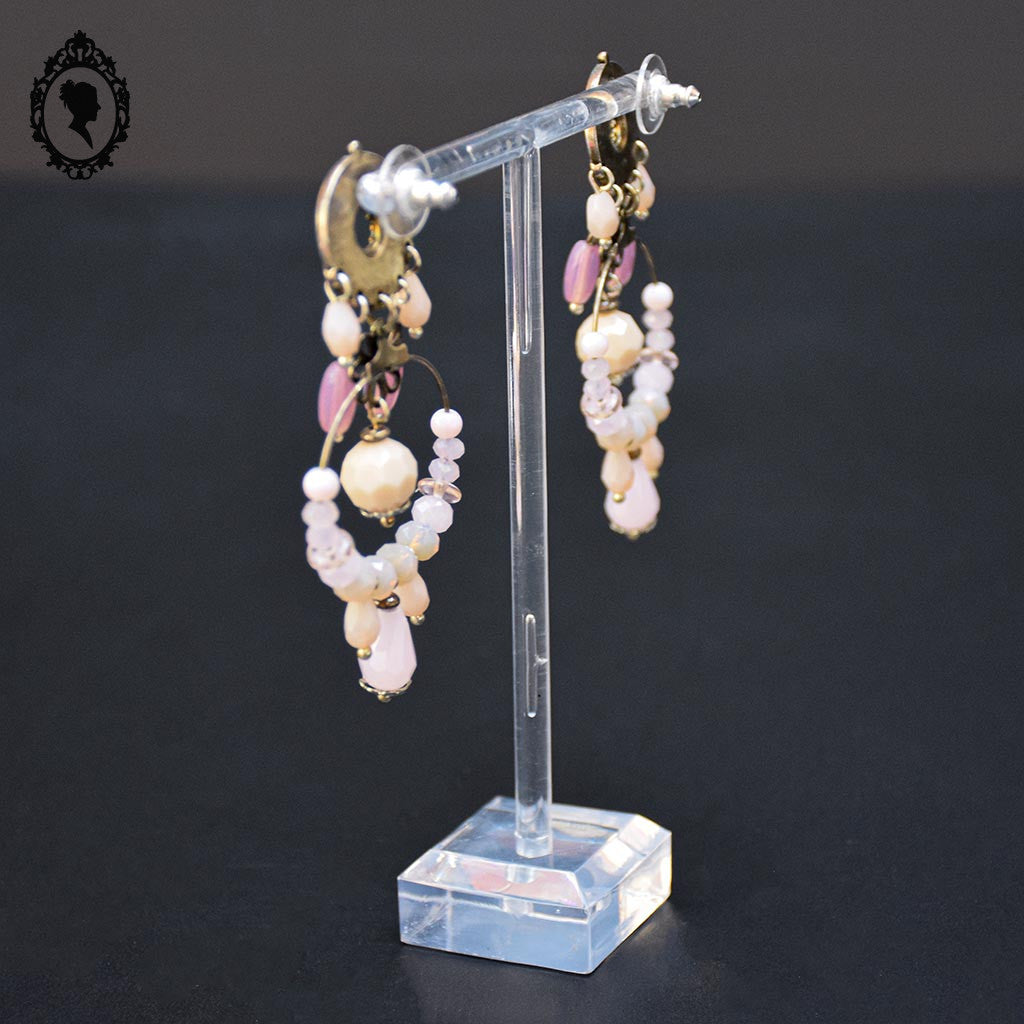 Chic paire de boucles d’oreilles pendantes perle rose beige