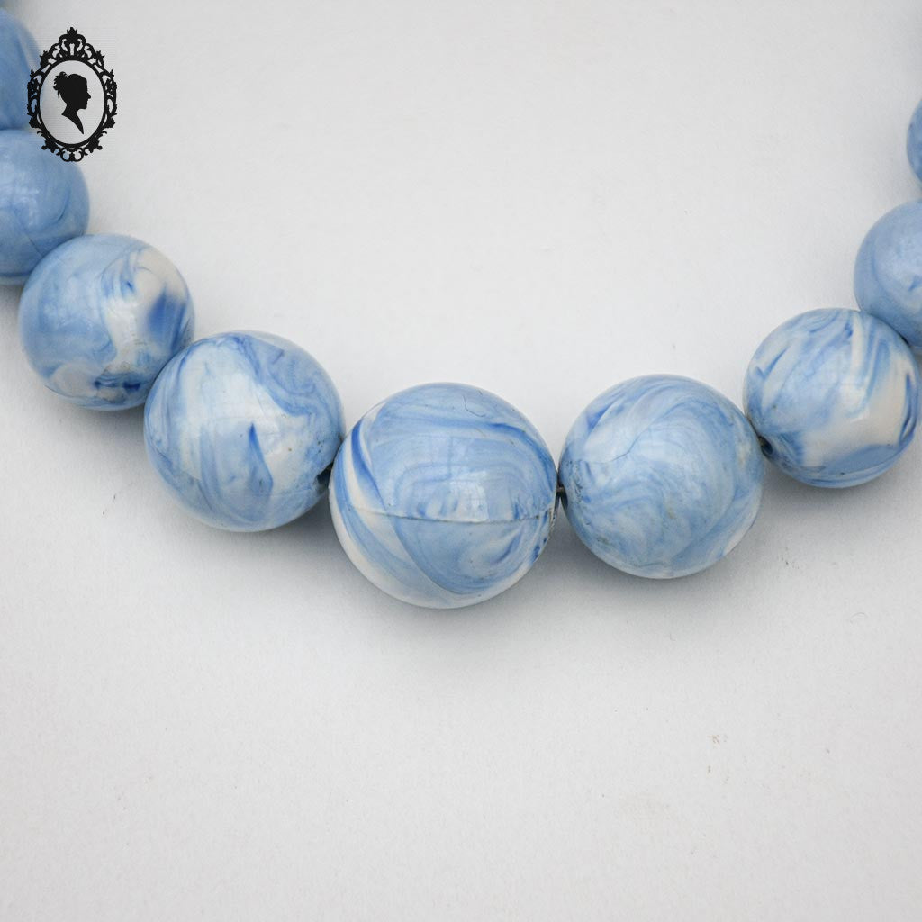 Collier bleu et blanc marbré perles rondes ras de cou en cascades vintage