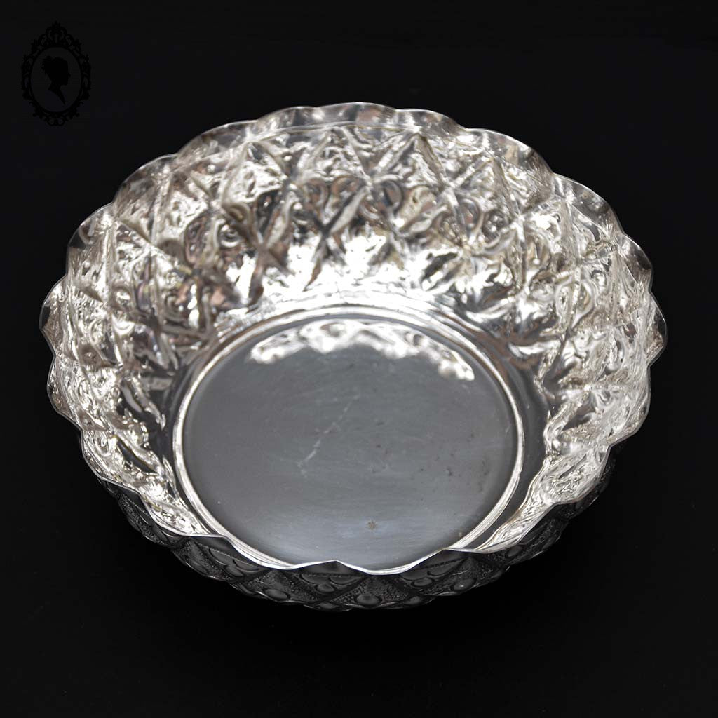 Coupelle coupe petit plat sur pied trépied métal argenté festonné