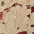 Coussin ovale broderie richelieu art décoration rouge beige ancien
