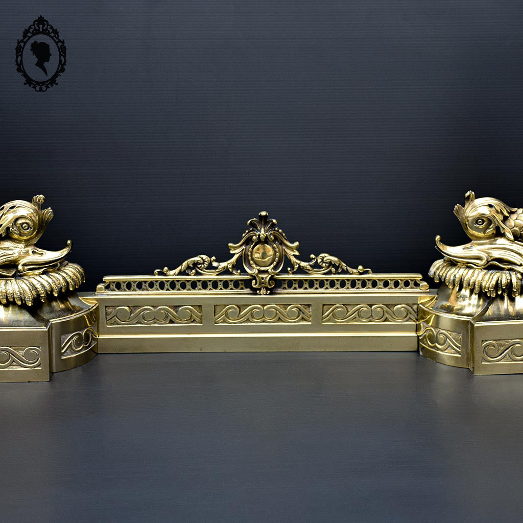 Élégant défenseur de cheminée chenets barre bronze doré chimère dauphin serpent de mer poisson ancien
