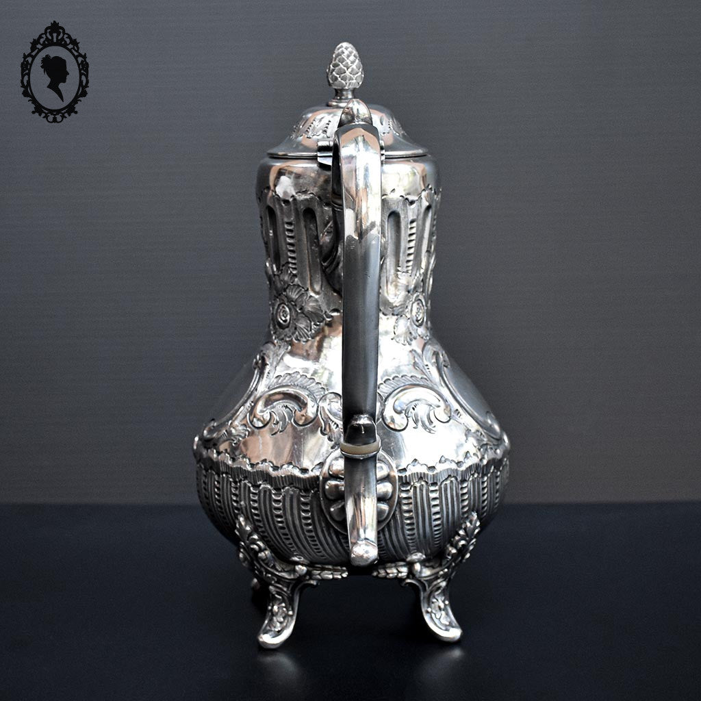 Élégante théière métal argenté décor arabesque ancienne