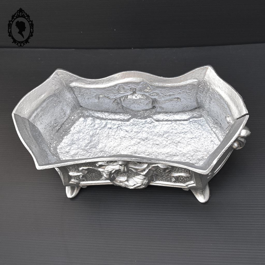 Jardinière ou cache pot en fonte argent grise ancienne