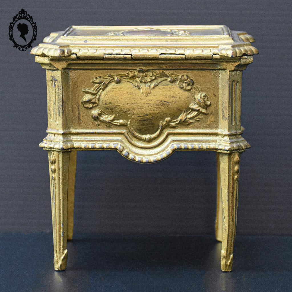 Jolie boite ou coffret à bijoux régule doré forme commode ancienne