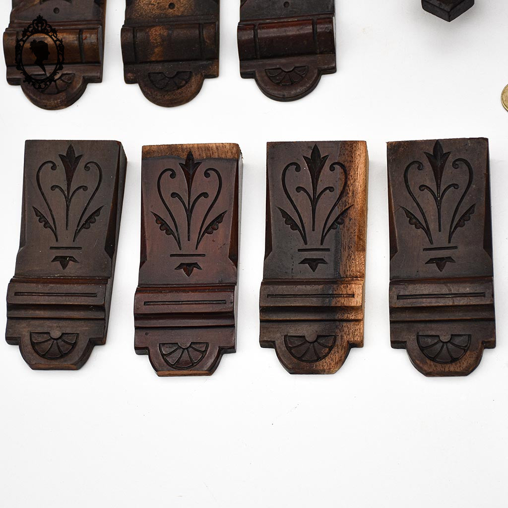 Lot 16 ornementations sculptures boiseries déco de meubles bois ancien