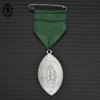Médaille religieuse grise ovale pointue Immaculée conception en fer blanc vintage
