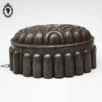 Moule à gâteaux cake en fer blanc gris ovale ancien