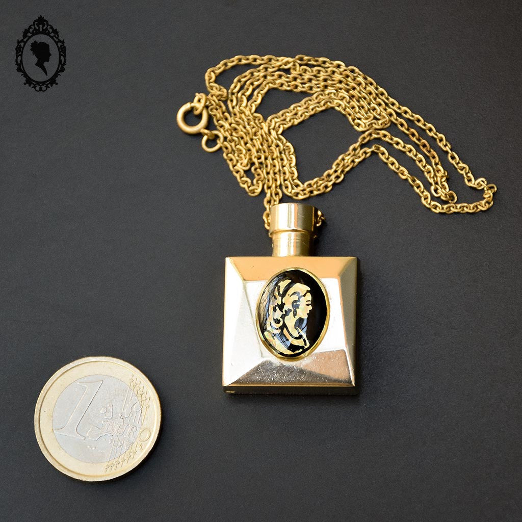 Pendentif collier concrète Yendi Capucci Paris en métal doré vintage