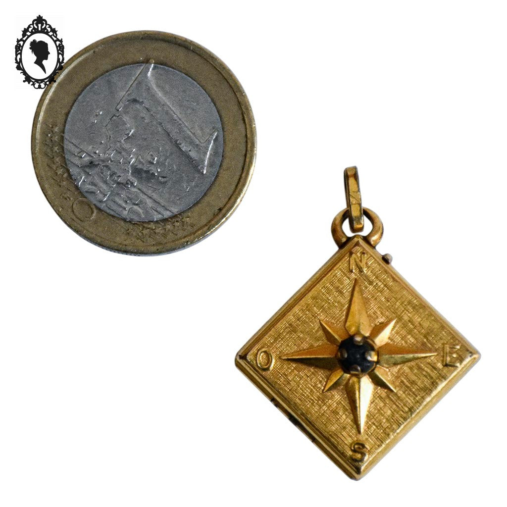 Pendentif croix points cardinaux Nord Ouest Est Sud qui s’ouvre porte photo relique vermeil pierre noire bijou vintage ancien