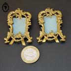 Rare paire de petits cadres pour photo miniature à poser en laiton ancien