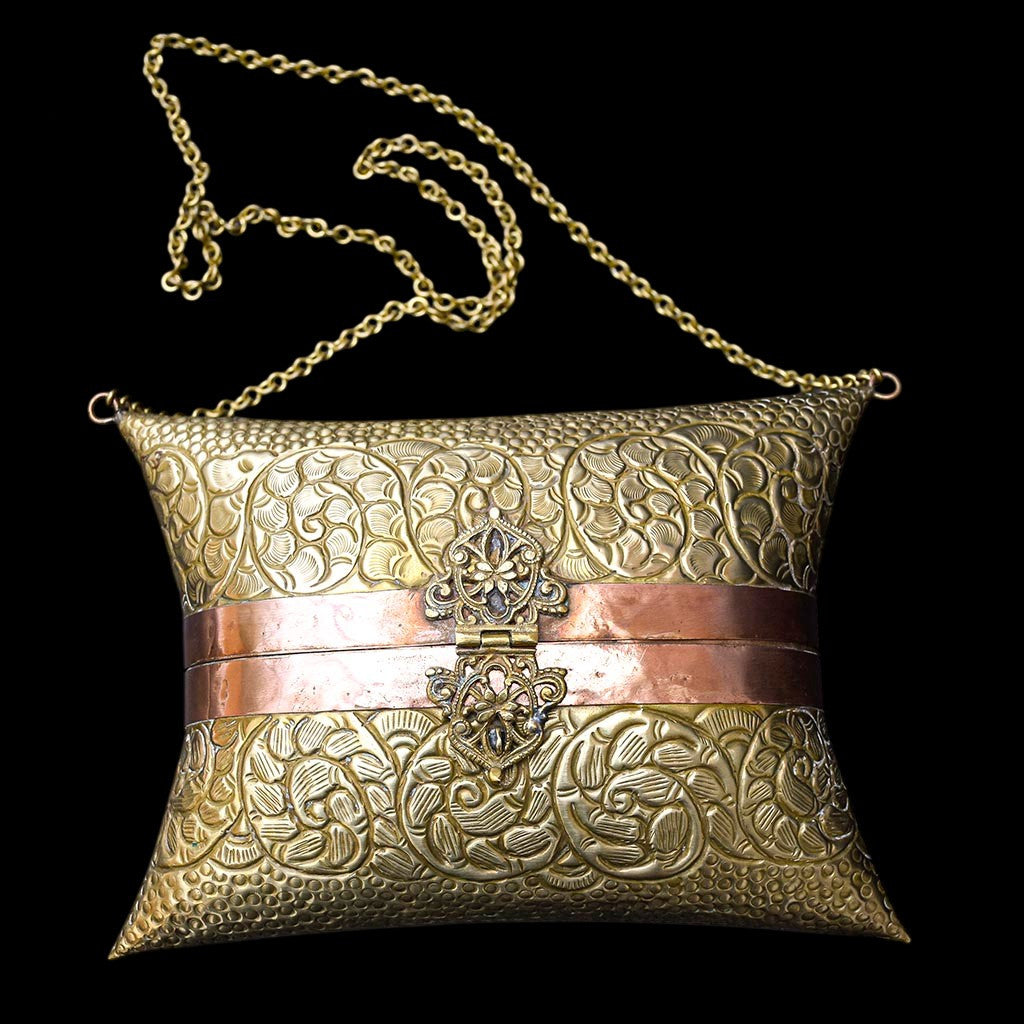 Sac soirée aumônière laiton cuivre forme oreiller coussin ancien vintage chaînette