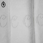 Service nappe et 12 serviettes de table anciennes damassées blanches monogramme CC