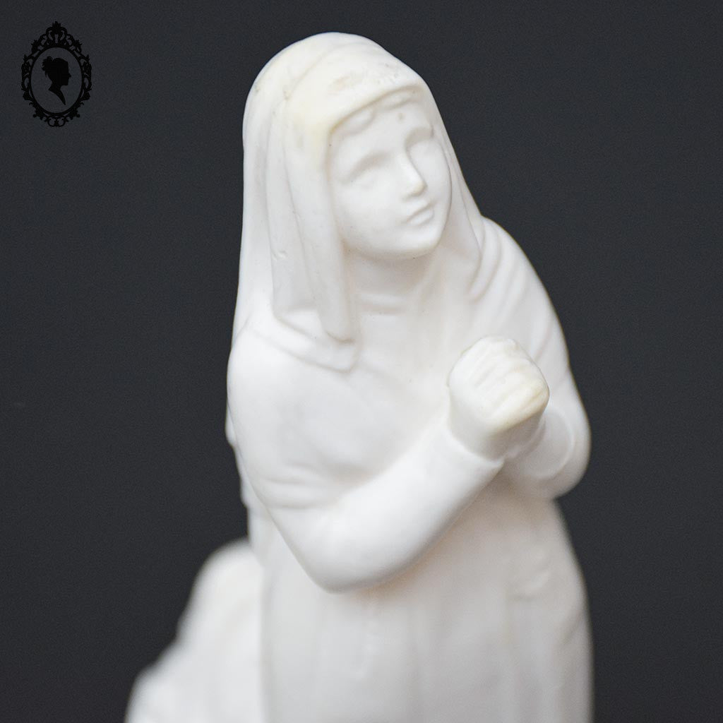 Statue Sainte Bernadette de Lourdes en albâtre blanc objet de religion ancien vintage H 14 cm