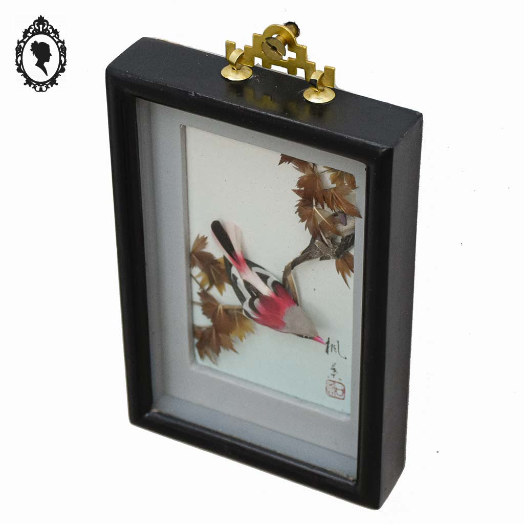 Adorable tableau oiseau rose cadre à relief chinois asiatique blanc gris noir plume vintage