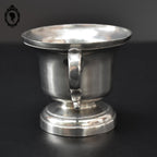 Tasse timbale piédouche avec anse en étain vintage