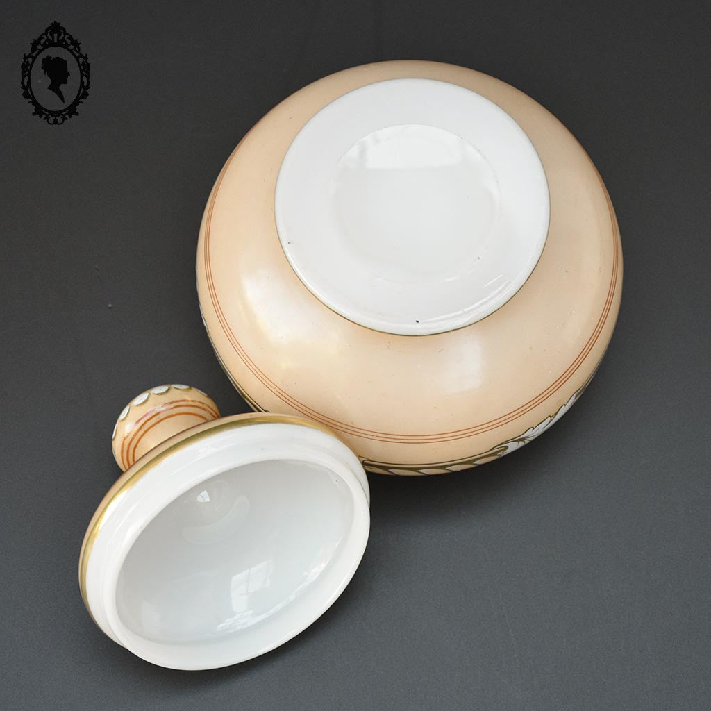 Ancienne bonbonnière boite à bijoux rose saumon or en opaline avec feuilles d’acanthe