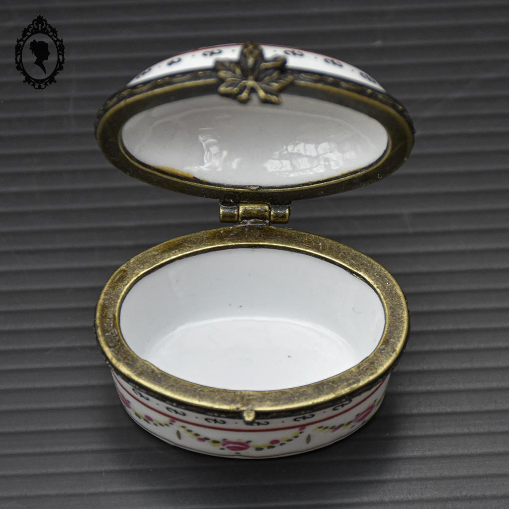 Boite à pilule porcelaine blanche fleurie rose « Porcelaine Art » vintage
