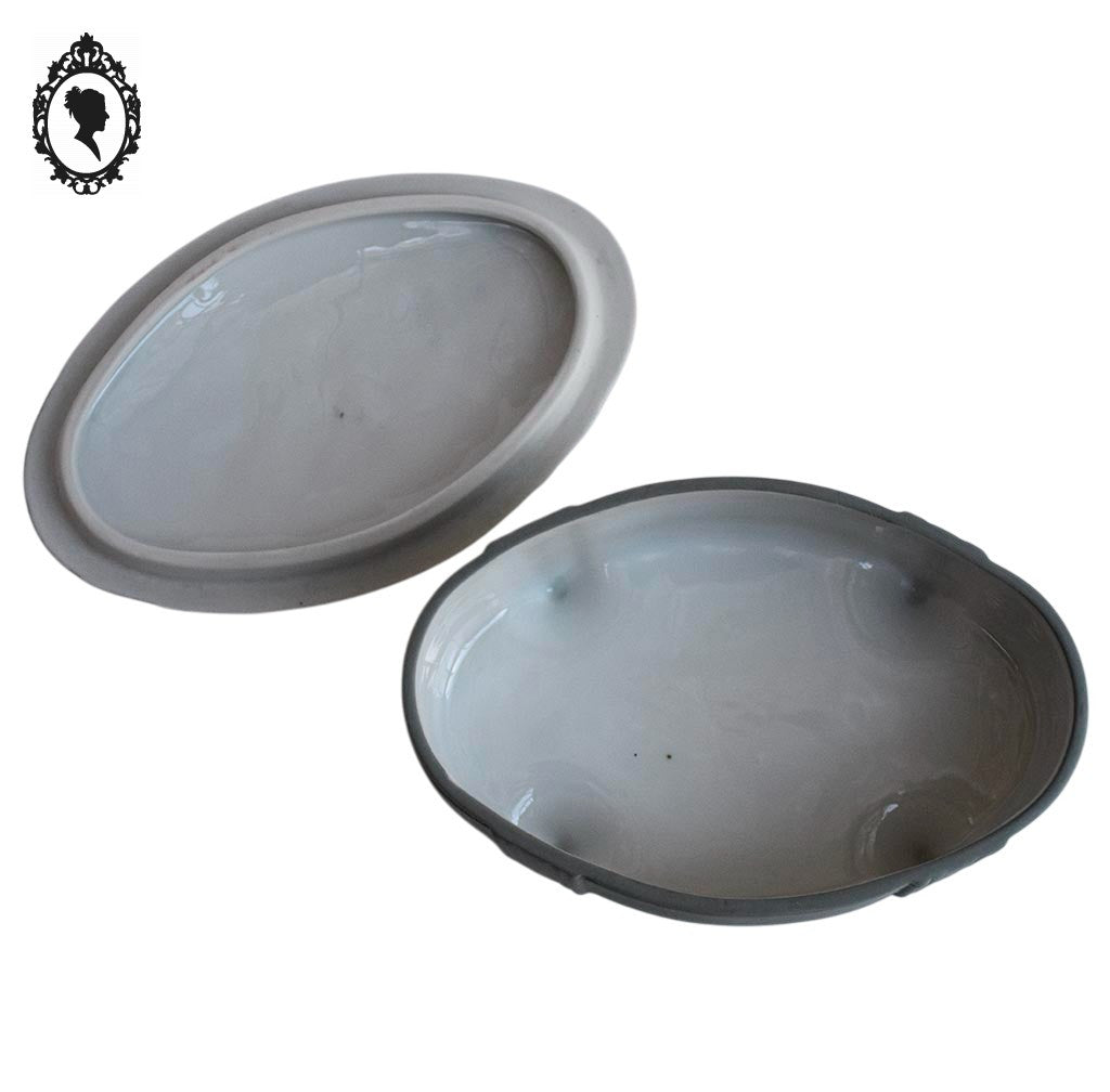 Bonbonnière ancienne boîte porcelaine biscuit vert tendre gris blanche anges
