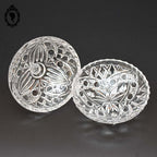 Bonbonnière drageoir poignée pointue en cristal blanc ciselé trépied vintage