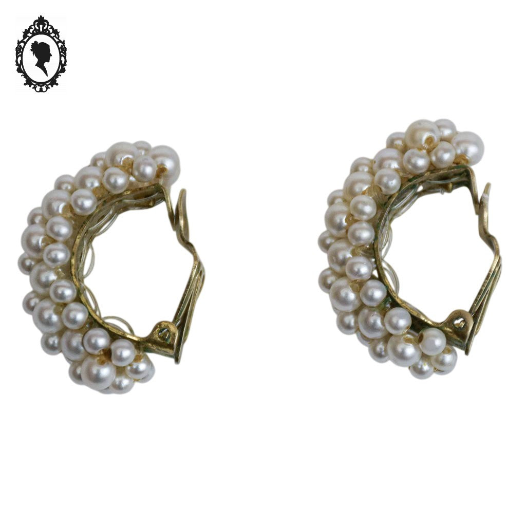 Boucles d’oreilles chic à clips demi créole petites perles de culture fantaisie bijoux vintage