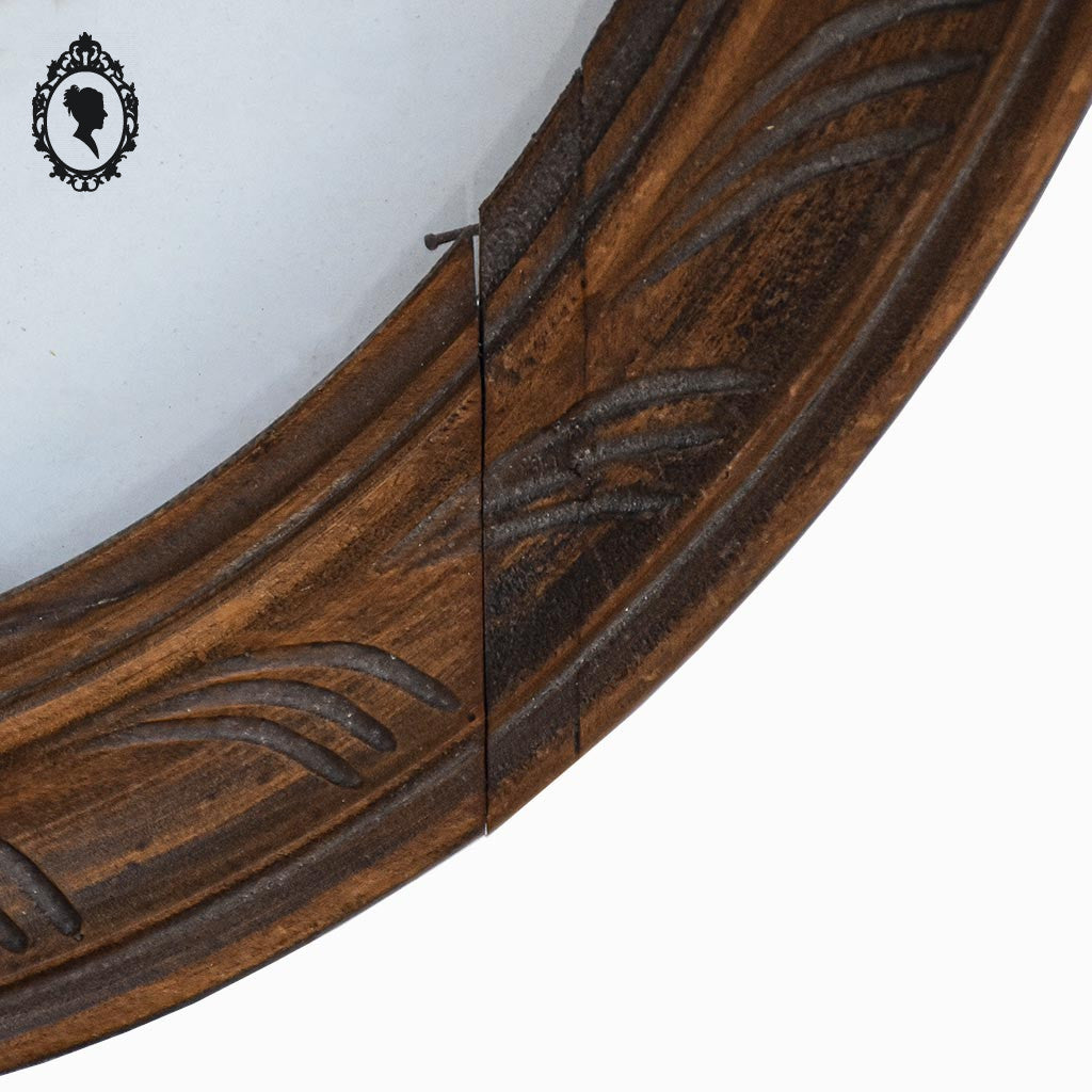 Cadre ovale en bois sculpté massif fronton arabesques + vitre verre