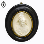 Cadre ovale noir verre bombé avec le buste de la vierge Marie reliquaire ancien