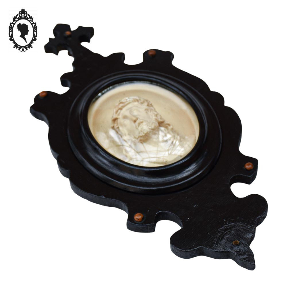 Cadre reliquaire ovale noir verre bombé buste Christ calcaire pétrifié ancien Napoléon 3