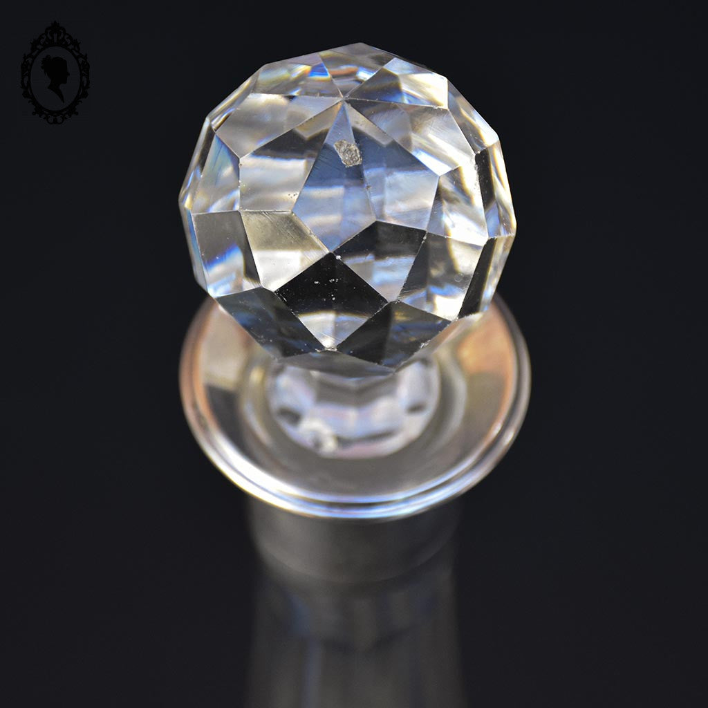 Carafe à liqueur ancienne verre avec bouchon diamant taillé cristal monture argent
