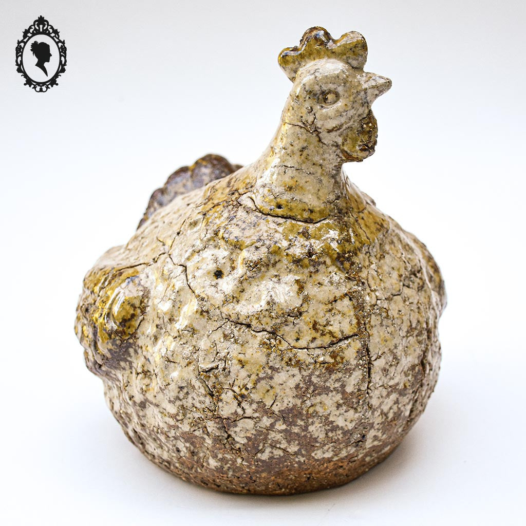 Cocotte poule à poser en céramique grès beige vintage