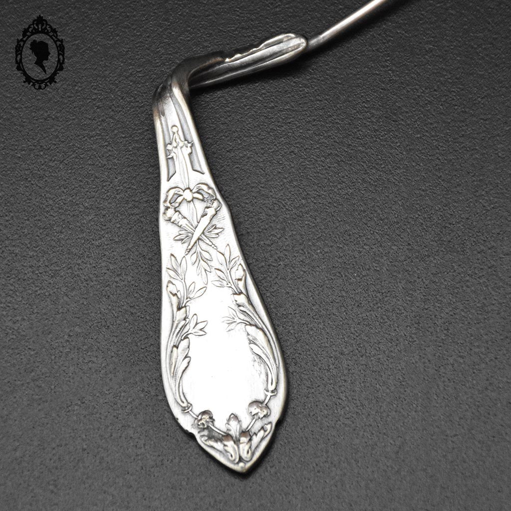 Collier original couvert ancien rond rigide en métal argent d’une cuillère vintage