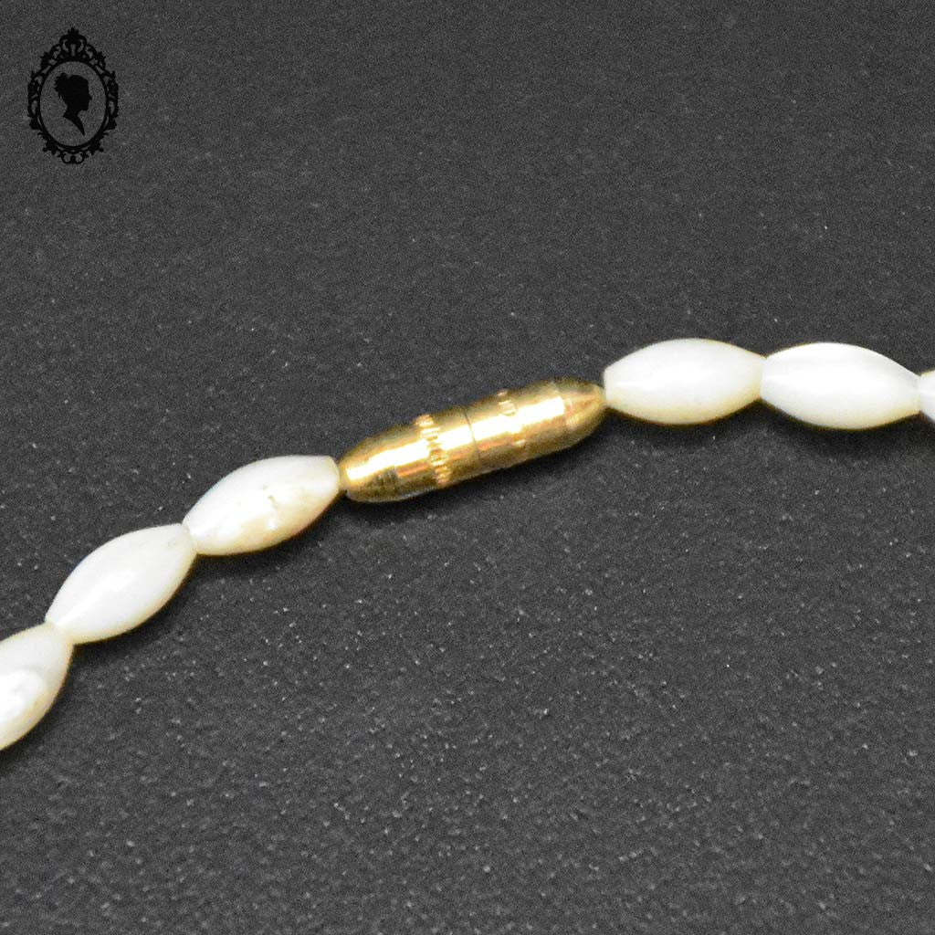 Élégant collier blanc perles de nacre baguettes et grains de riz vintage ancien