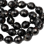 Élégant collier perle de verre facetté noir vintage ancien