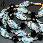 Élégant long collier perles de verre vénitien Murano bleu noir vintage ancien