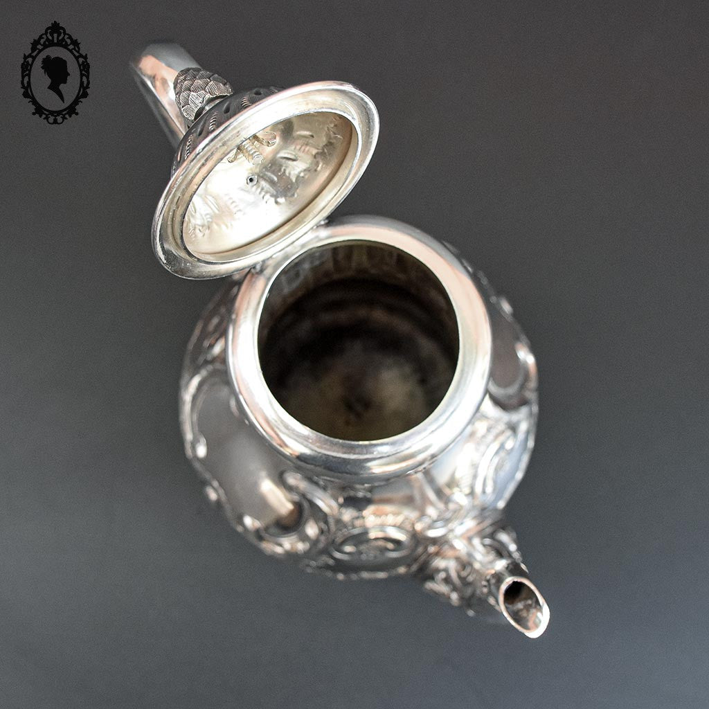 Élégante théière métal argenté décor arabesque ancienne