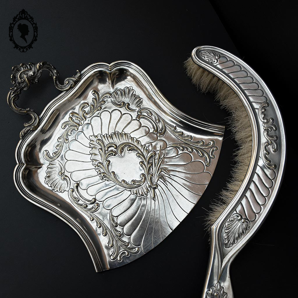 Ensemble pelle et brosse ramasse miettes en métal argenté ancien