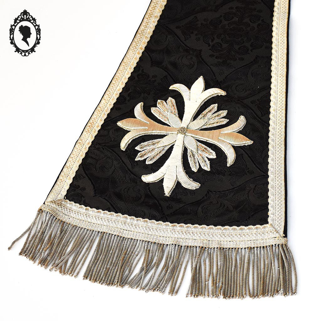 Étole pastorale prêtre Liturgique noir et beige soie broderie pompons fil doré argent ancienne
