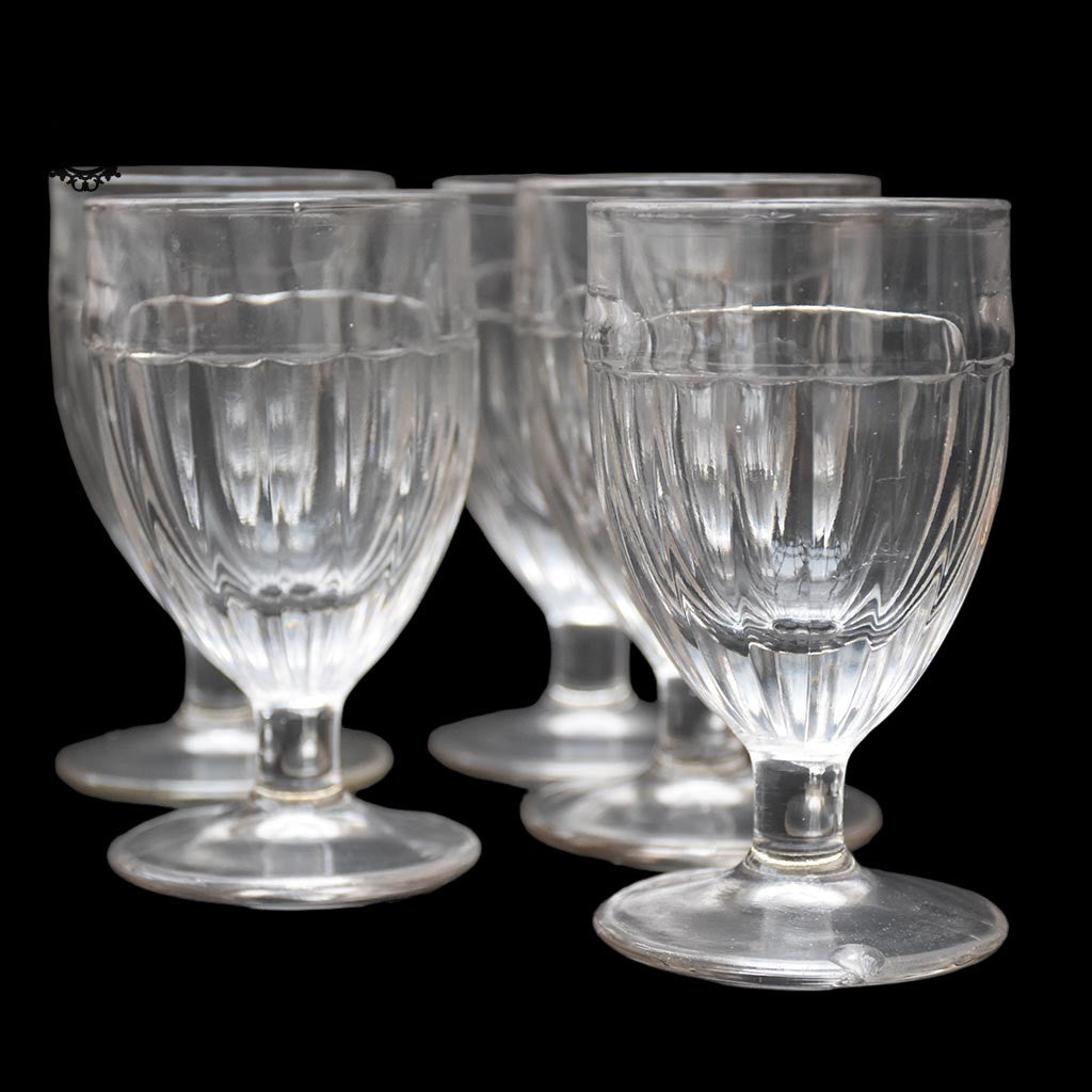 Lot 6 verres à digestif bistrot épais blancs à pied anciens