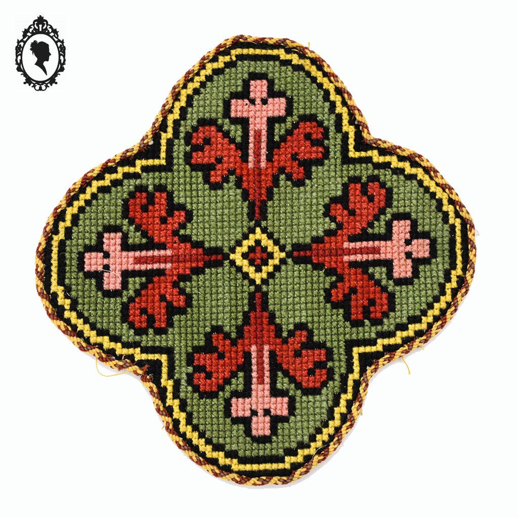 Médaillons écussons broderie tapisserie religieuse ancienne ornement liturgique croix H 15 cm