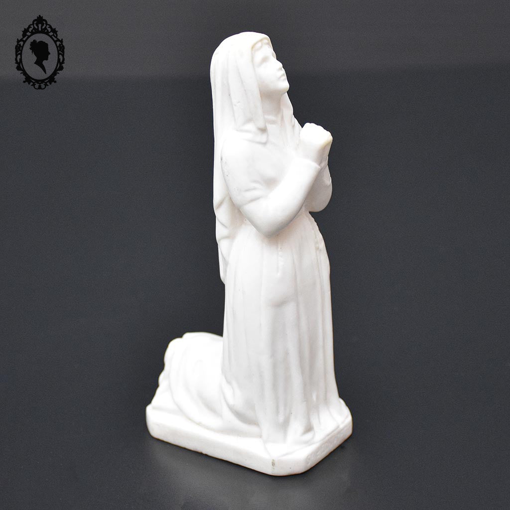 Statue Sainte Bernadette de Lourdes en albâtre blanc objet de religion ancien vintage H 14 cm