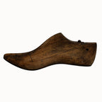 Forme de cordonnier en bois patiné – Charme d’atelier