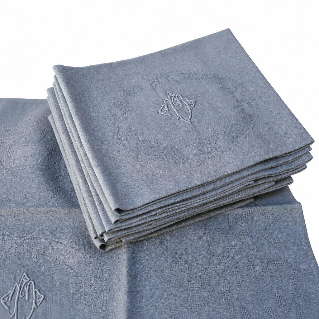 Lot de 12 grandes serviettes anciennes damassées teintes grise bleuté, monogramme brodé – 60 × 75 cm