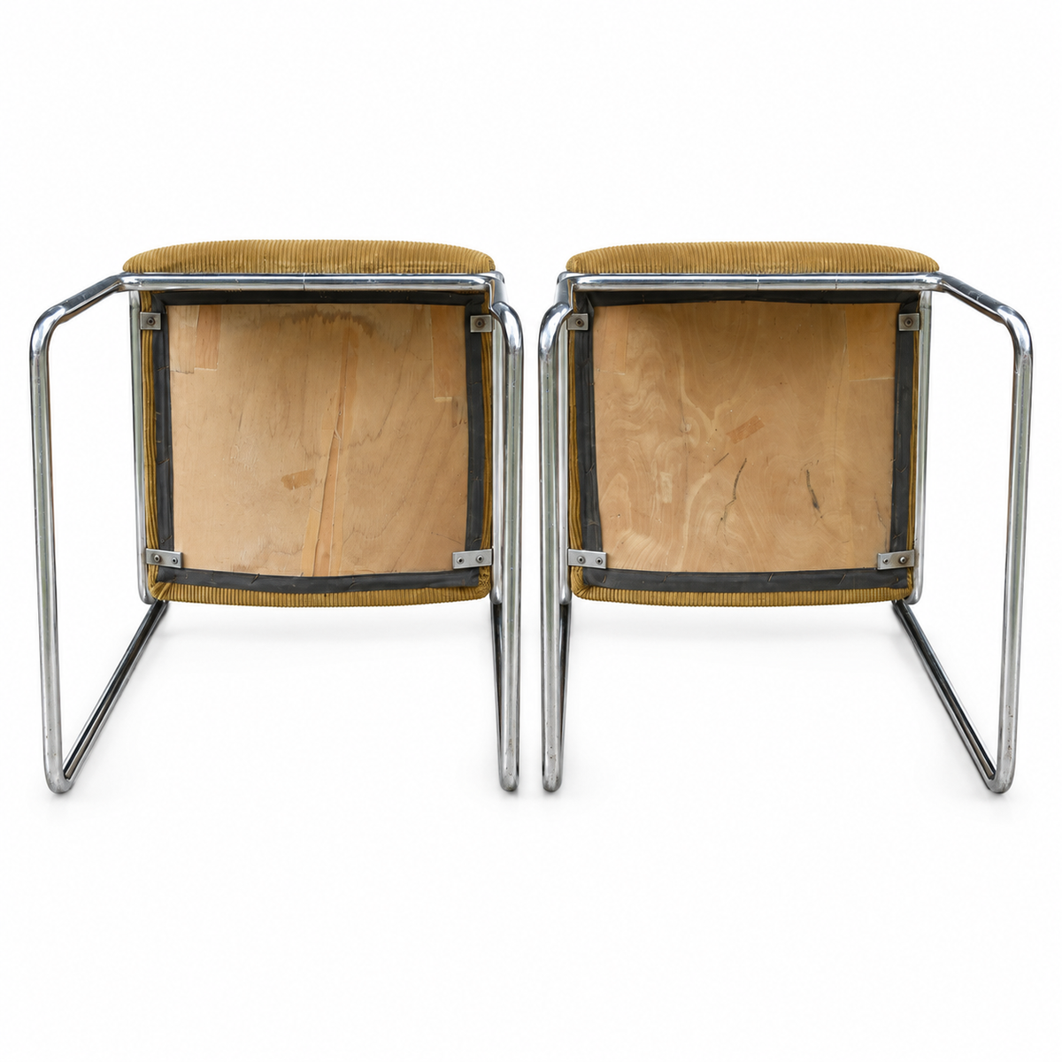 Paire de chaises traîneaux en velours côtelé ocre et métal tubulaire chromé vintage 1970