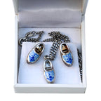 Parure en argent sabots bleu et blanc style Delft hollandais – Collier pendentif chaîne et boucles d’oreilles