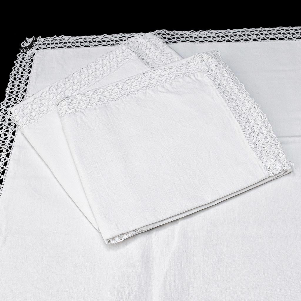 3 taies d’oreiller blanches pourtour dentelle crochet 63 x 60 anciennes