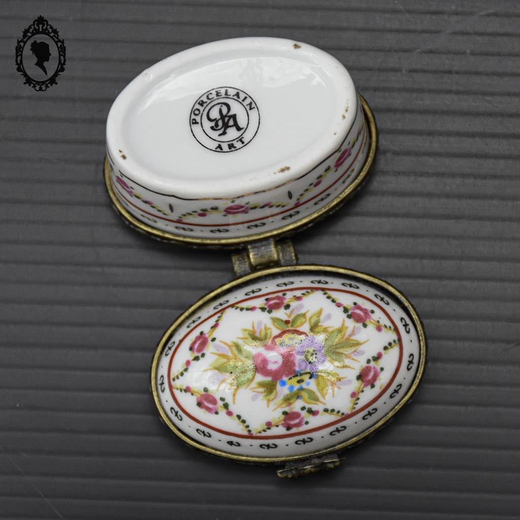 Boite à pilule porcelaine blanche fleurie rose « Porcelaine Art » vintage