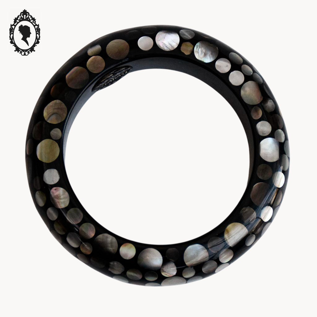Chic bracelet jonc gris à poids de nacre rigide Nature