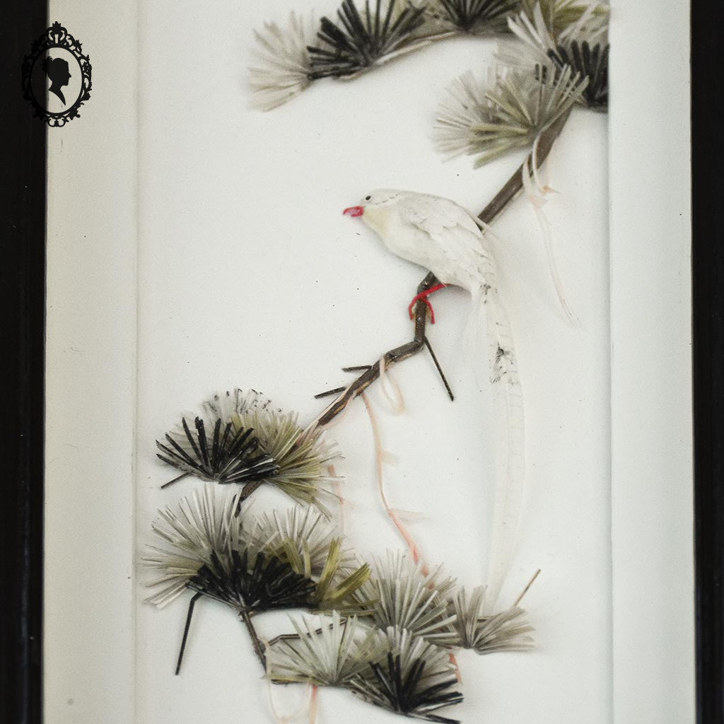 Chic tableau cadre à relief chinois asiatique blanc gris noir oiseau plume vintage